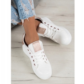 SHELOVET Urheilukengät kiilalla valkoinen 2