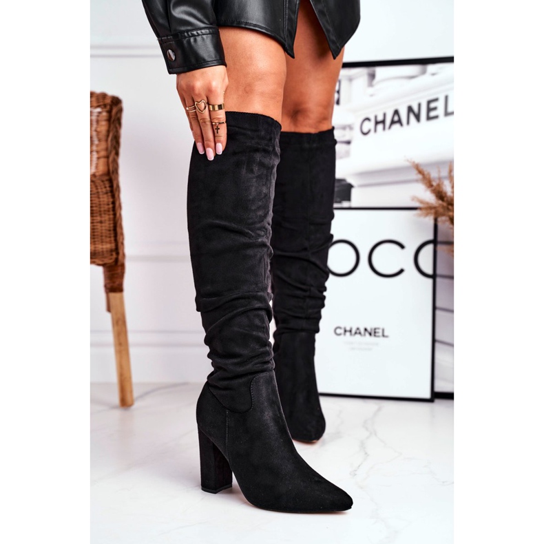 Naisten saappaat kantapäässä Suede Black Pomestro musta 2