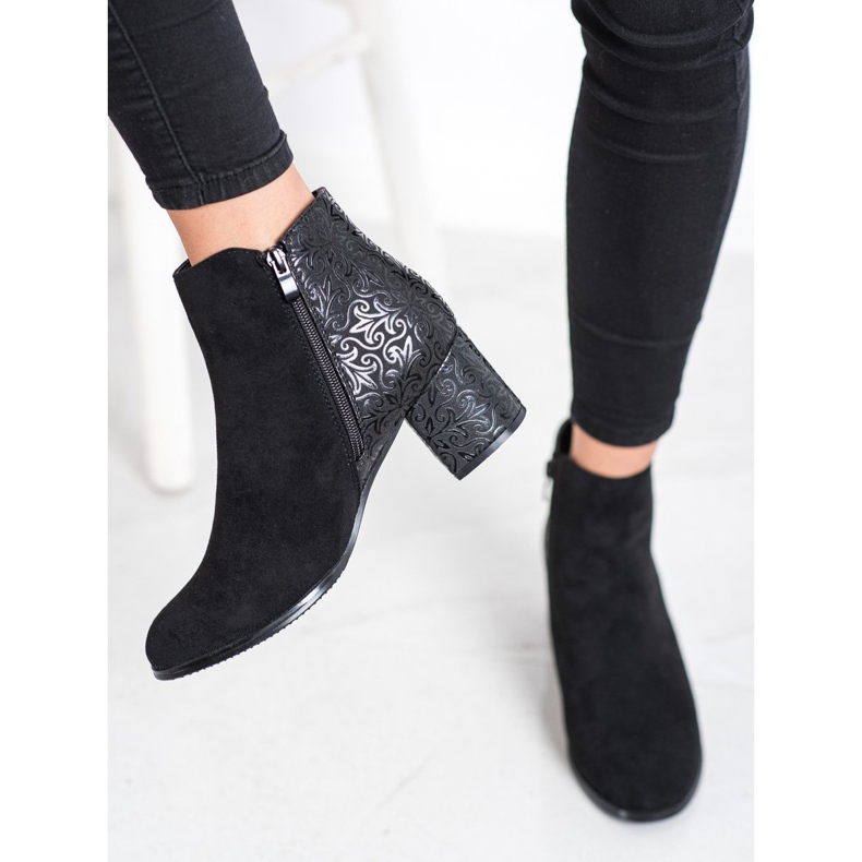 J. Star Mustat saappaat kuvioinnilla 2