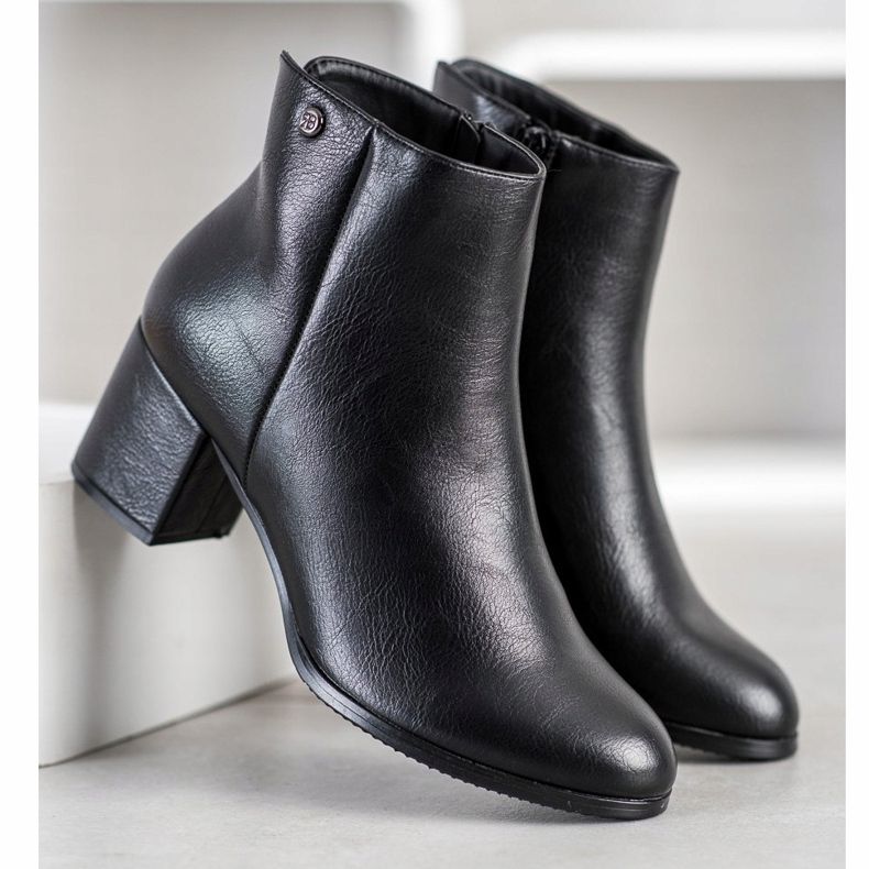 J. Star Lämpimät saappaat eko -nahalla musta 2