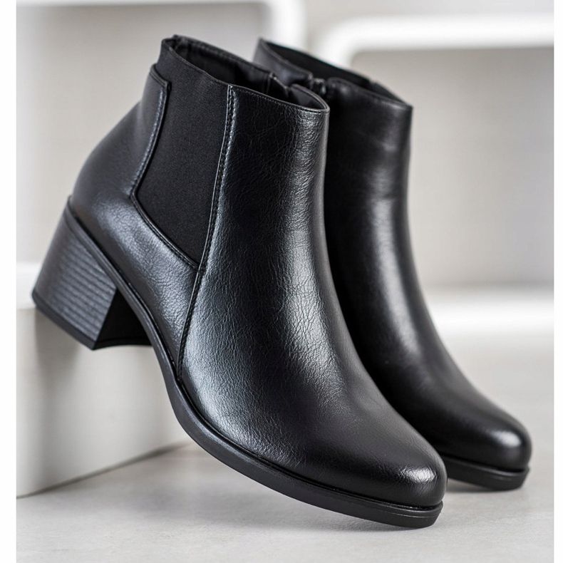 J. Star Saappaat postissa musta 1