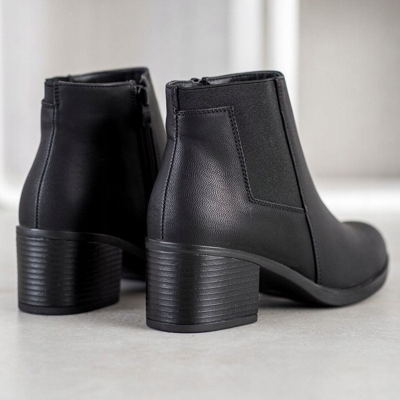 J. Star Saappaat postissa musta 1