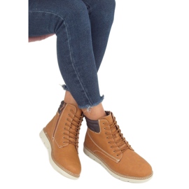 Puulevyt paksusti eristettyä kamelia P332-1 CAMEL / BROWN ruskea keltainen 1