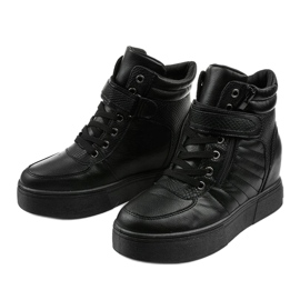 Mustat lämpimät saappaat kiilassa AB0013 2