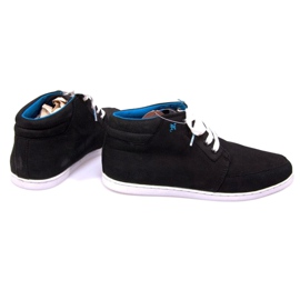 Korkean nahan puolivälissä mustat lenkkarit valkoinen 1