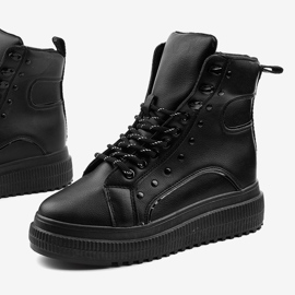 Mustat urheilukengät Aethireisis -alustalla 1