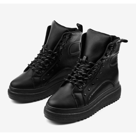 Mustat urheilukengät Aethireisis -alustalla 2