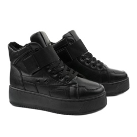 Riverview'n mustat eristetyt saappaat 1