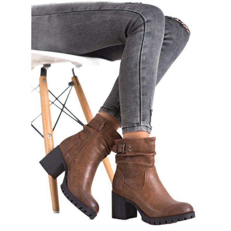 SDS Korkeat saappaat eristyksellä ruskea 1