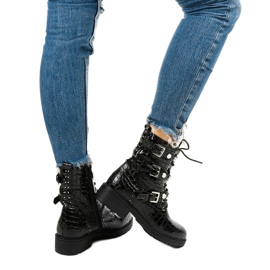 Mustat litteät eristetyt saappaat Torwain -helmet 2