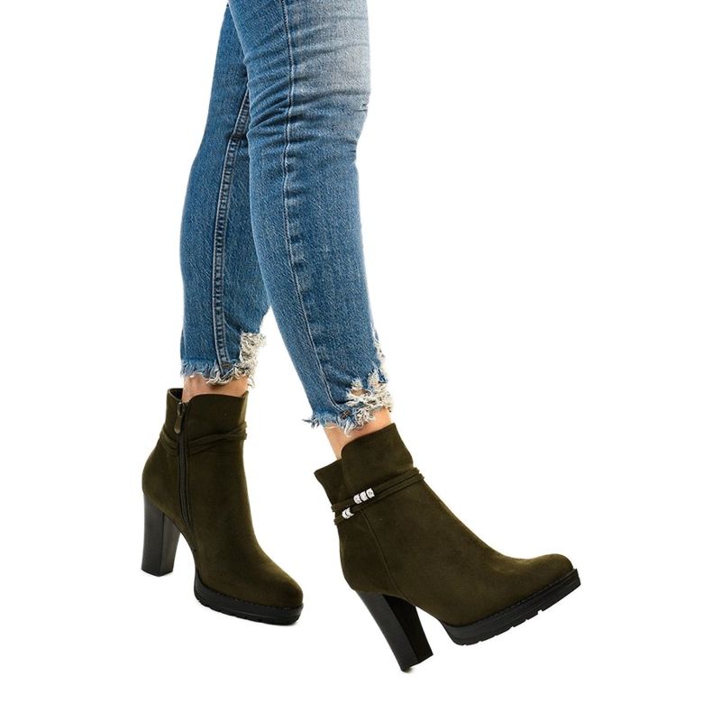 Vihreät korkokengät Vabella -pylväässä 1