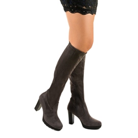 Harmaat saappaat ekologista mokkaa Enmirgtonilta 1