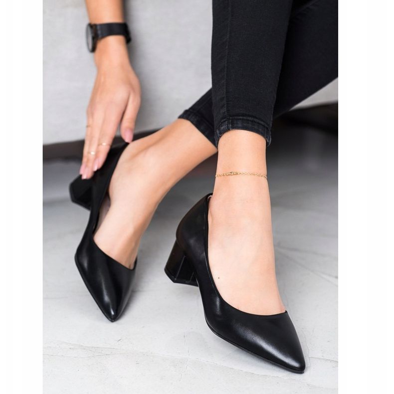 Goodin Pumput matalalla pylväällä musta 2