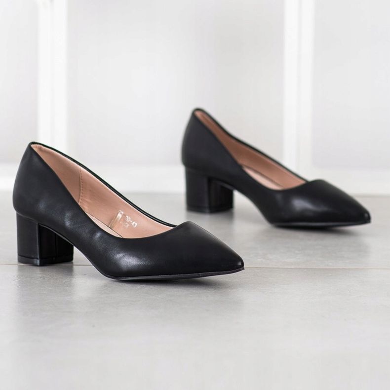 Goodin Pumput matalalla pylväällä musta 1