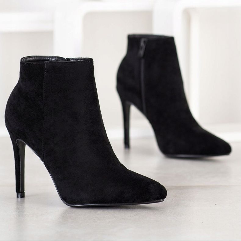 Small Swan Tyylikkäät saappaat korkealla korolla musta 1