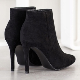 Small Swan Tyylikkäät saappaat korkealla korolla musta 2