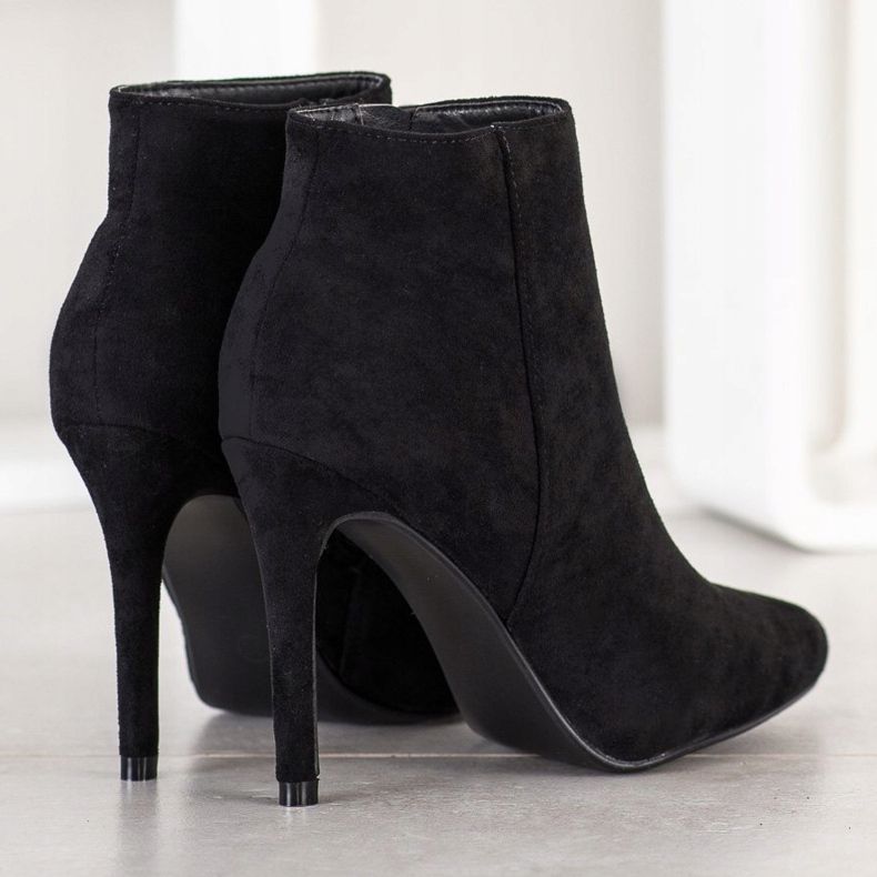 Small Swan Tyylikkäät saappaat korkealla korolla musta 2