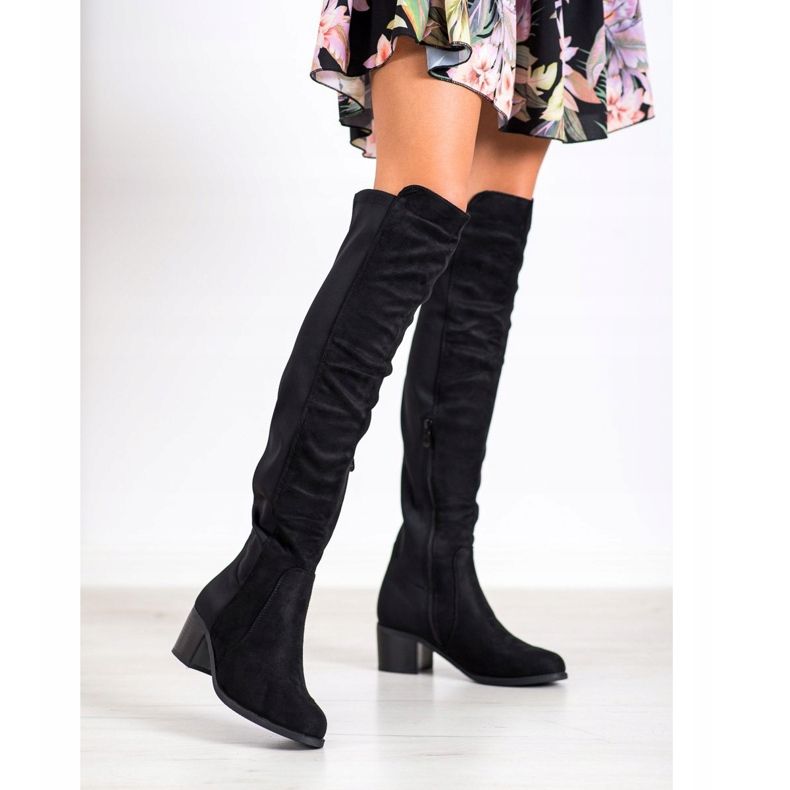 Balada Saappaat matalalla postilla musta 1