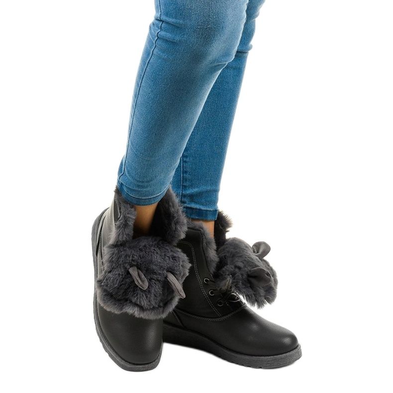 Harmaat eristetyt saappaat Alrindralta 1