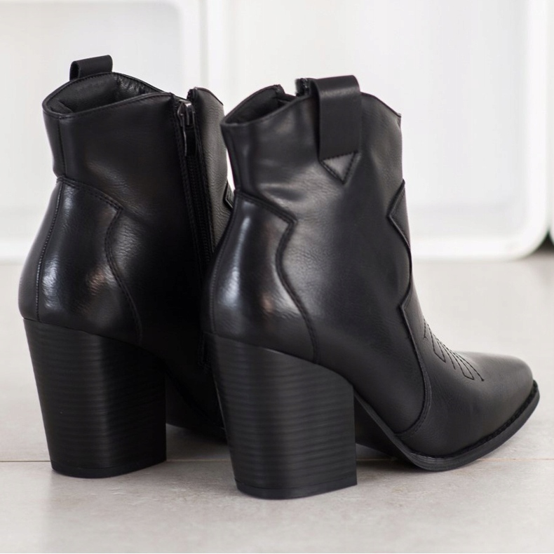 Bella Paris Mustat lehmätytöt 1