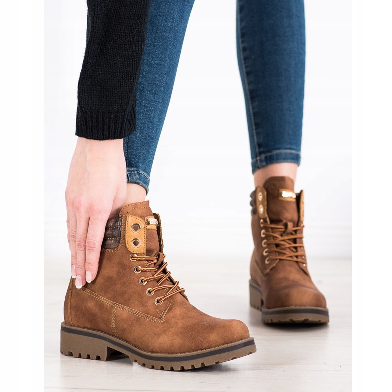 SDS Tyylikkäät ansastajat ruskea 1