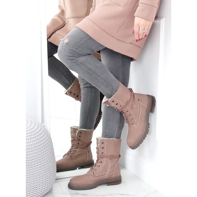 Vaaleanpunaiset nauhat 4667 Vaaleanpunainen 2