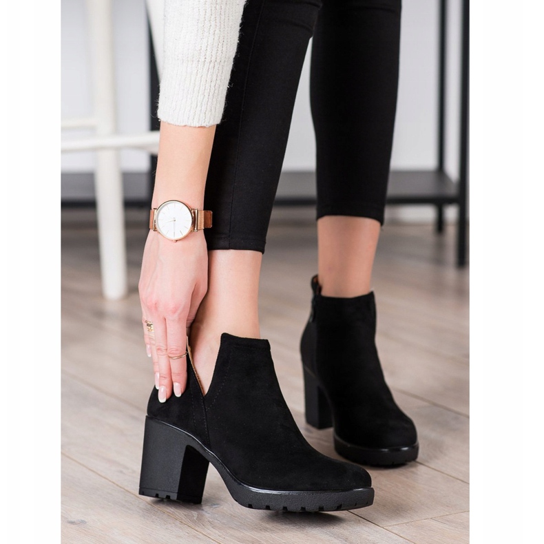 Bella Paris Mustat saappaat leikkauksella 2