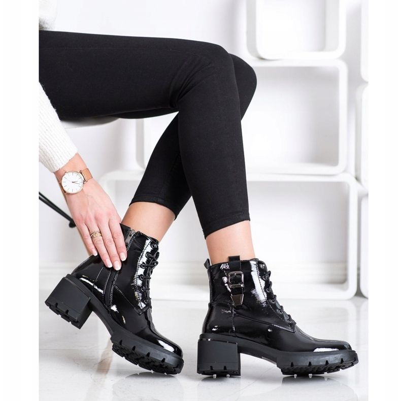 SHELOVET Lakatut muotityöntekijät musta 1