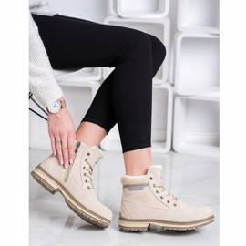 SANDIC Trappers lampaannahkaa beige 1