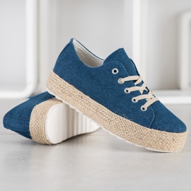 Kylie Tennarit alustalla sininen 1