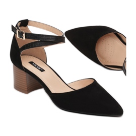 Vices 3399-38-musta 1