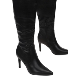 Vices 1621-38-musta 1