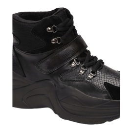 Vices 8599-38-musta 1