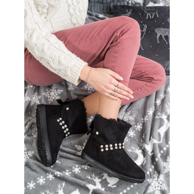 Queentina Musta Mukluki helmillä 2