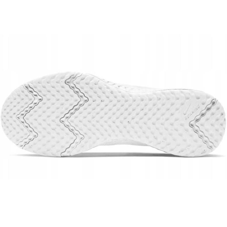 Nike Revolution 5 valkoinen miesten juoksukengät BQ3204 103 1
