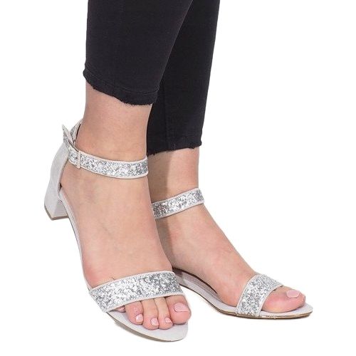 Sandaalit Montanan postauksessa hopea harmaa 2