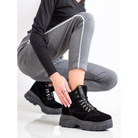 Seastar Trappers alustalla musta 1