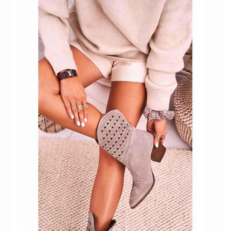 Nicole Naisten cowboy -saappaat kantapäässä Mokkanahka Cappuccino Emily beige 1