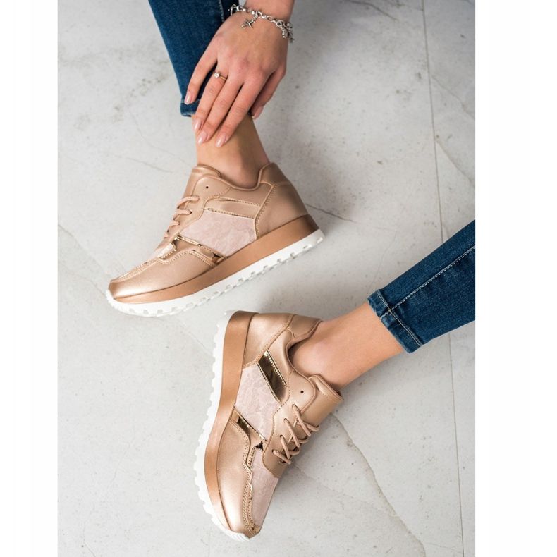 Bestelle Tyylikkäät lenkkarit beige 1