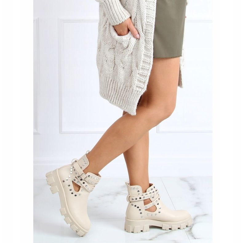 Saappaat, joissa nastat beige NC1127 Beige 1