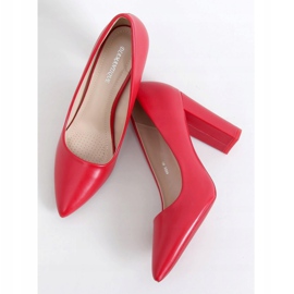 Pumput punaisella pylväällä 4005 Red punainen 1