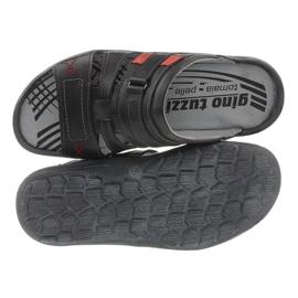 324 mustaa miesten tossua 1