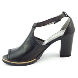 Dolce Pietro Mustat sandaalit postissa 1022 1