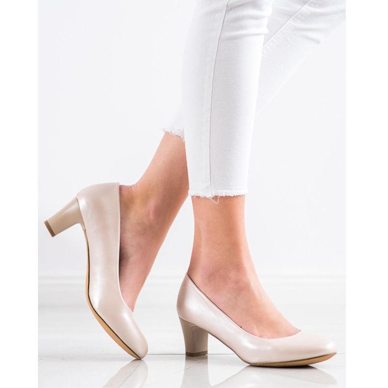 Evento Kiiltävät beige -pumput 1