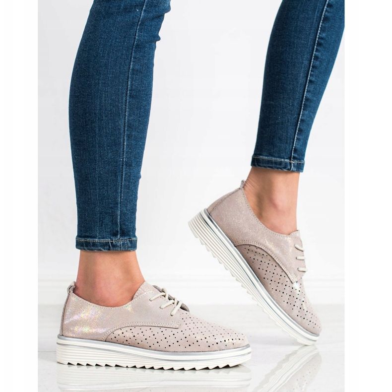 Kylie Nahka murtuu alustalla beige 2