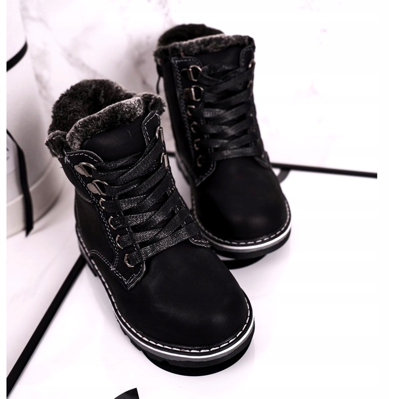 Lastenperävaunut eristetty Fur Black Luke musta 2