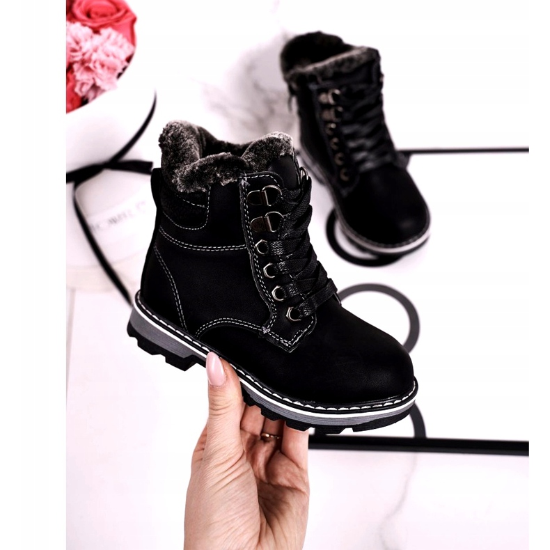 Lastenperävaunut eristetty Fur Black Luke musta 3