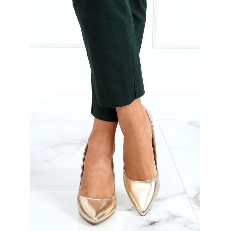 Pumput kultapylväässä NF-65P Gold kultainen 2