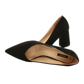 Vices 1592-38-musta 5