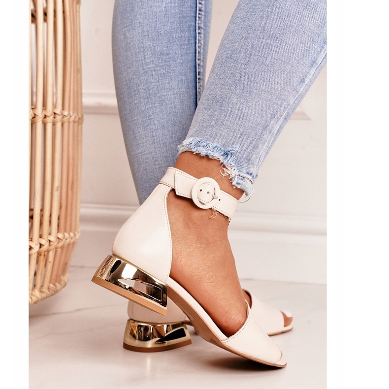 Nahkasandaalit kultaisilla korkoilla Laura Messi 2143 Beige 1